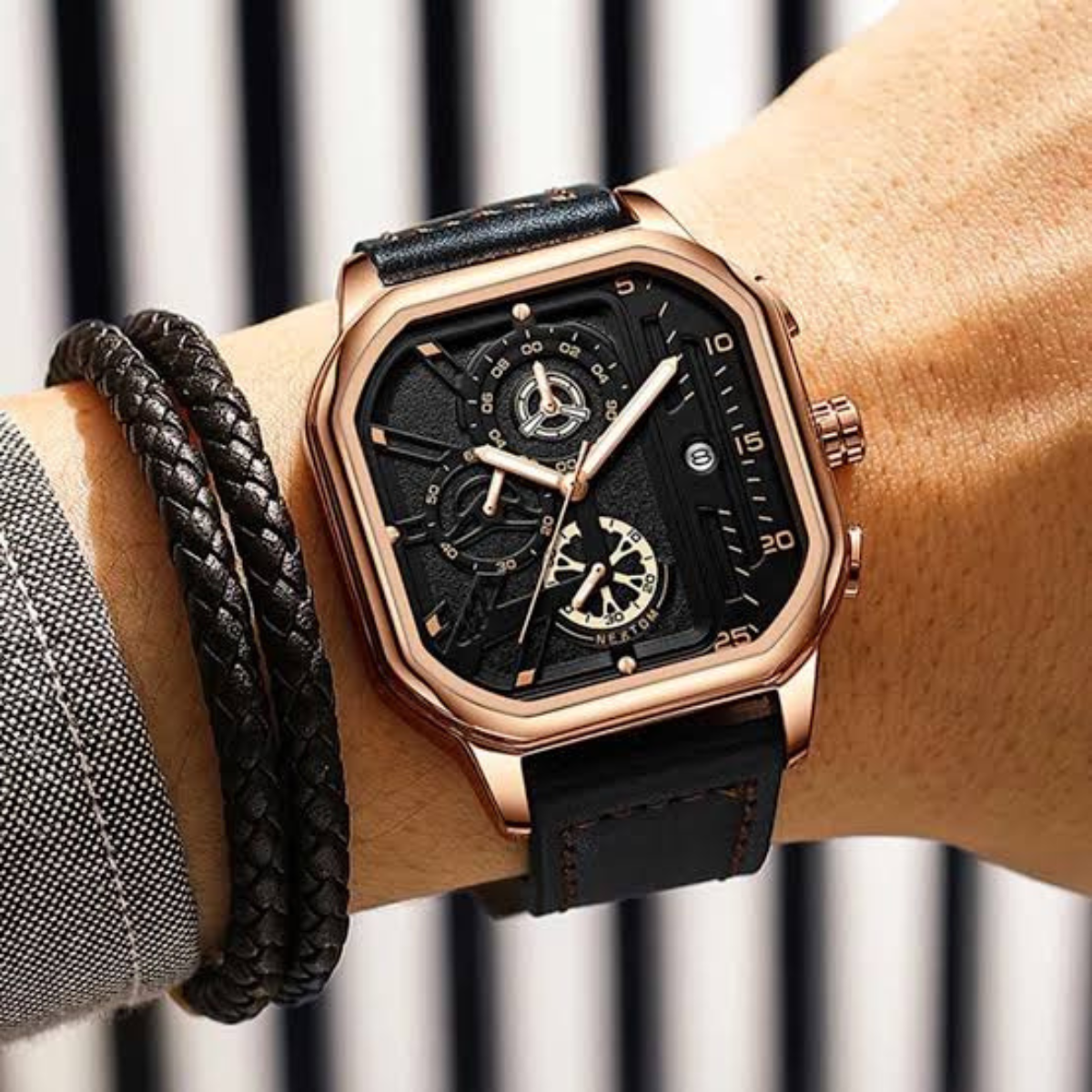 Reloj de pulsera clásico de oro rosa para hombre.