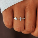 Trinity™ | Anillo Ajustable Cruz Corazón Pedrería